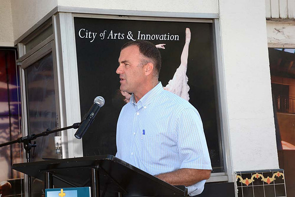MJE_2566