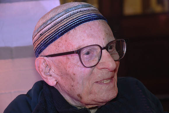 MJE_1756