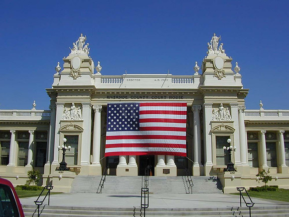 Courthouse wide