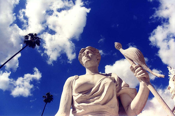 statue01